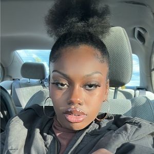 Meet your Posher, Daniyah